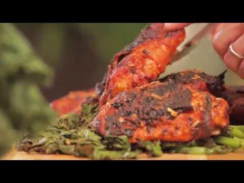 Hauts de cuisse de dinde grillées, sauce à badigeonner Carolina et chou frisé grille
