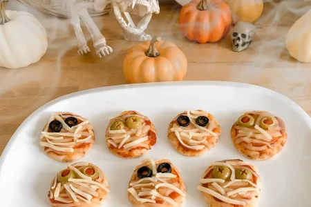 Halloween themed mini pizza bites.