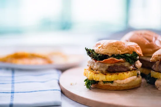 TROPICAL TURKEY BURGERS WITH GRILLED PINEAPPLE